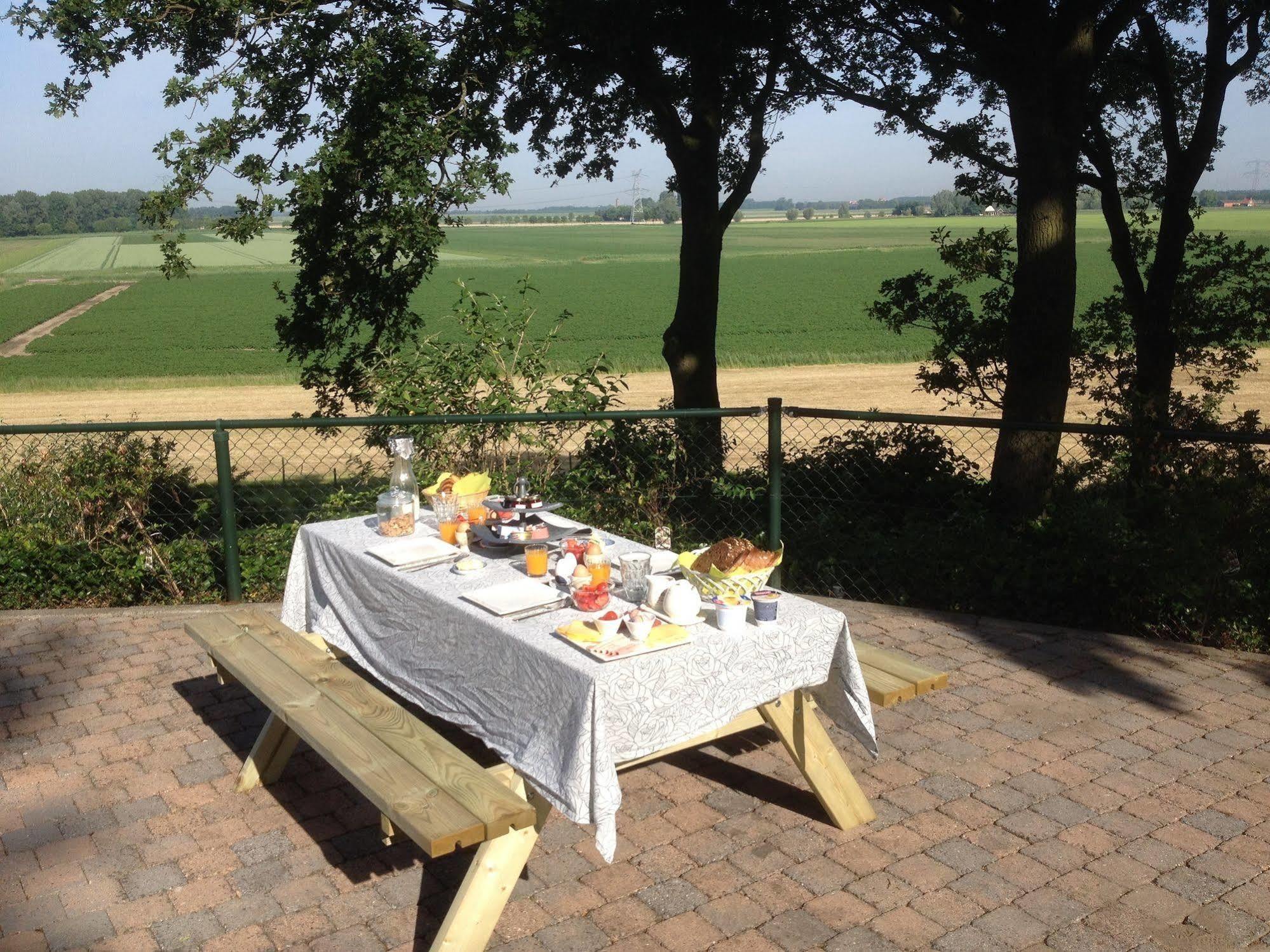 B&B Op De Brabantse Wal Halsteren Ngoại thất bức ảnh