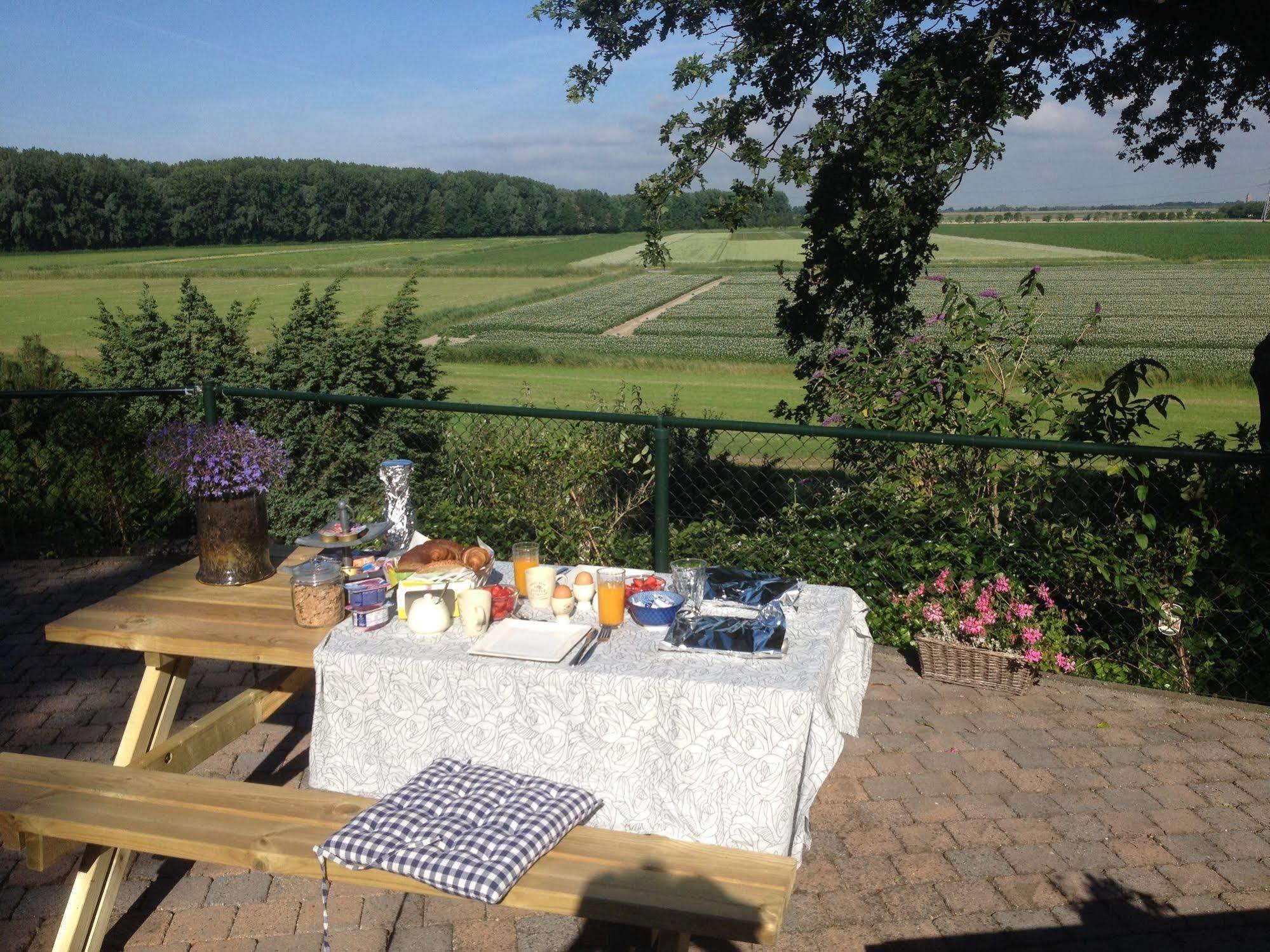 B&B Op De Brabantse Wal Halsteren Ngoại thất bức ảnh
